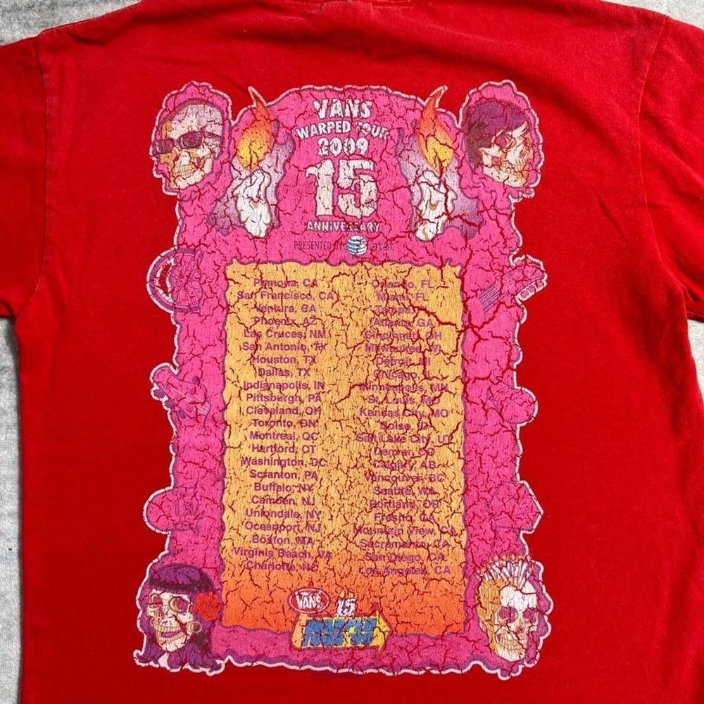 Vans Warped Tour 2009 Red Band Tee Size Small Gildan Festival Punk Emo - Picture 5 of 7